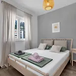 Apartment Penthouse Lena *
